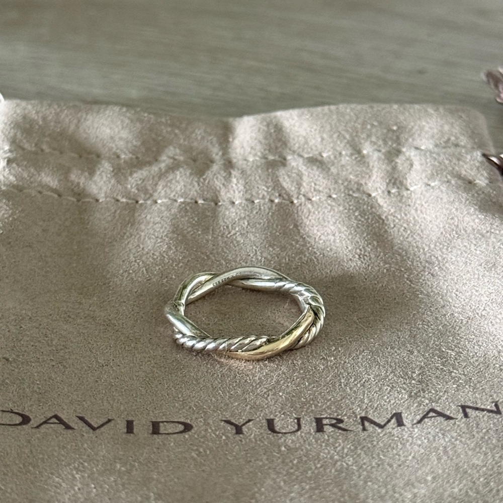 David Yurman Petite Infinity Ring - Picture 4 of 10